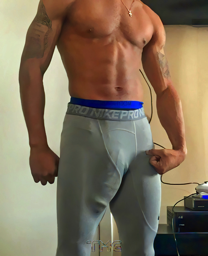 What's in YOUR Under- and Sportswear_TMG _F_014928
