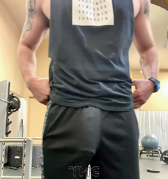 What's in YOUR Under- and Sportswear_TMG _F_014928